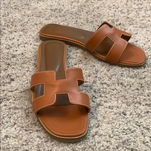 Cognac Slipper Sandals - Oran Hermès Dupe